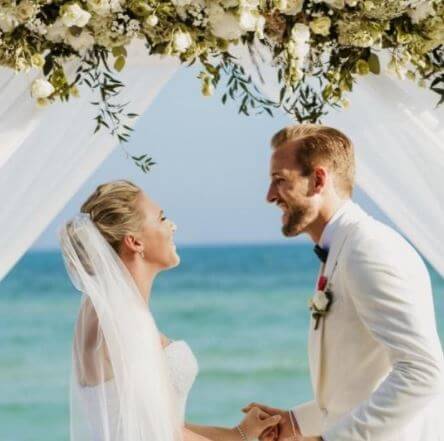 Wedding picture of Kim Kane son Harry Kane and daughter in law Katie.
